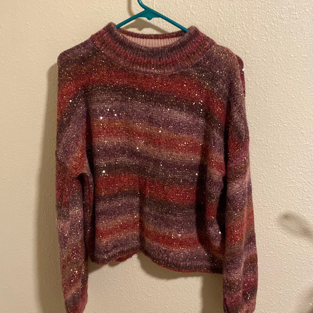 Cute sequins sweater!